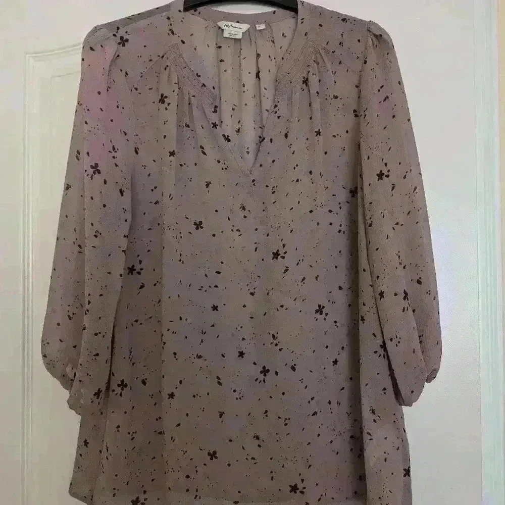 Reitmans size medium purple blouse with  black design